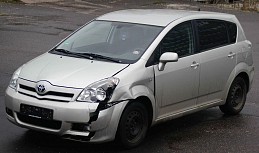Unfallauto Toyota Corolla Verso toyota-corolla-verso-04