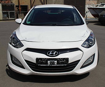 Beschädigte Hyundai i 30 Kombi gallery banner image