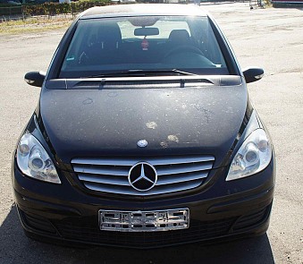 Beschädigte Mercedes B 150 Benzin gallery banner image
