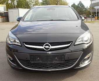Beschädigte Opel Astra 1.4 Benzin gallery banner image